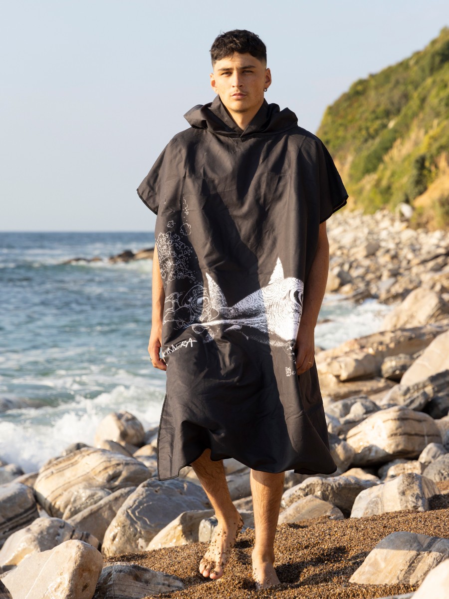 Poncho Microfibre Grand Modèle Le Requin blanc et le Plongeur