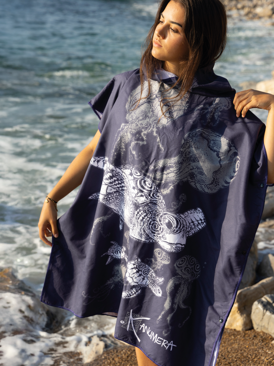 Turtles Microfibre Poncho (Middle Size)